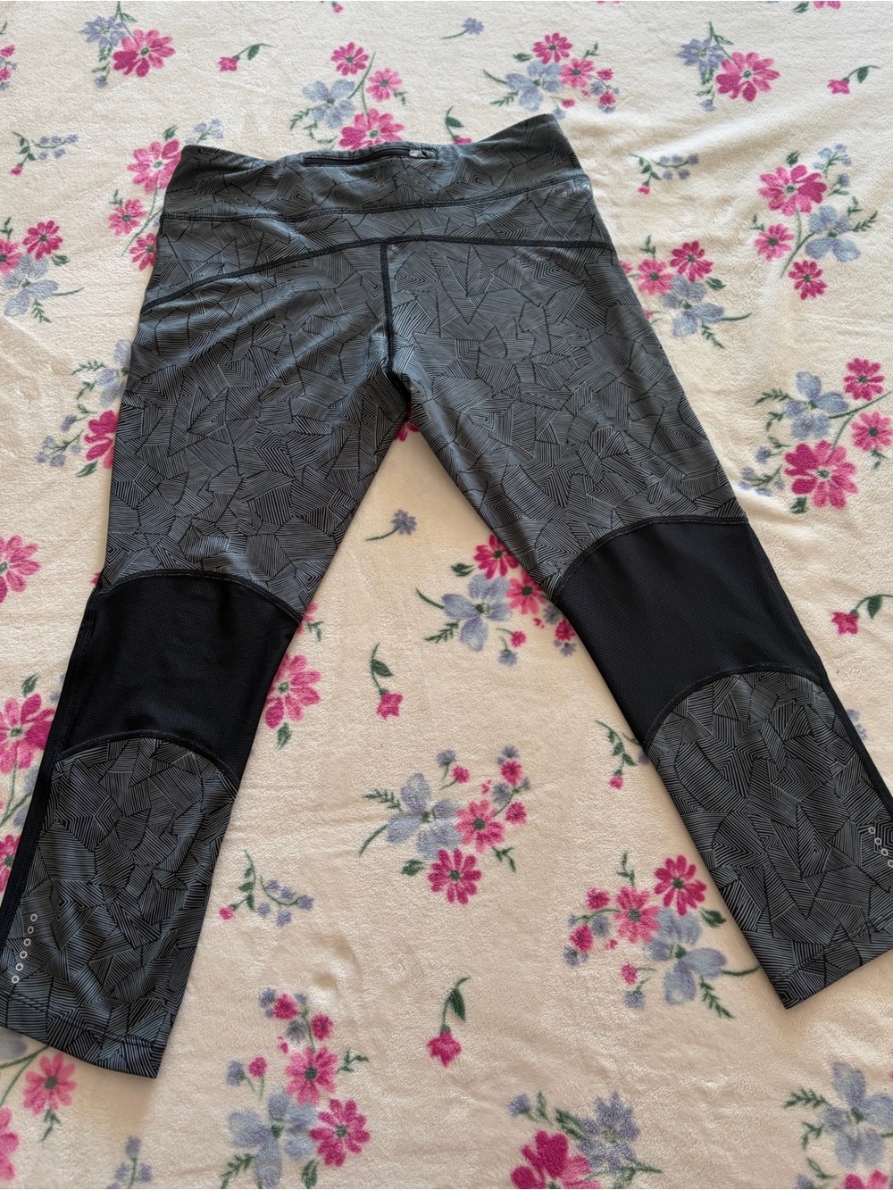 Nike Gray and Black Patterned Capri Leggings for Kids